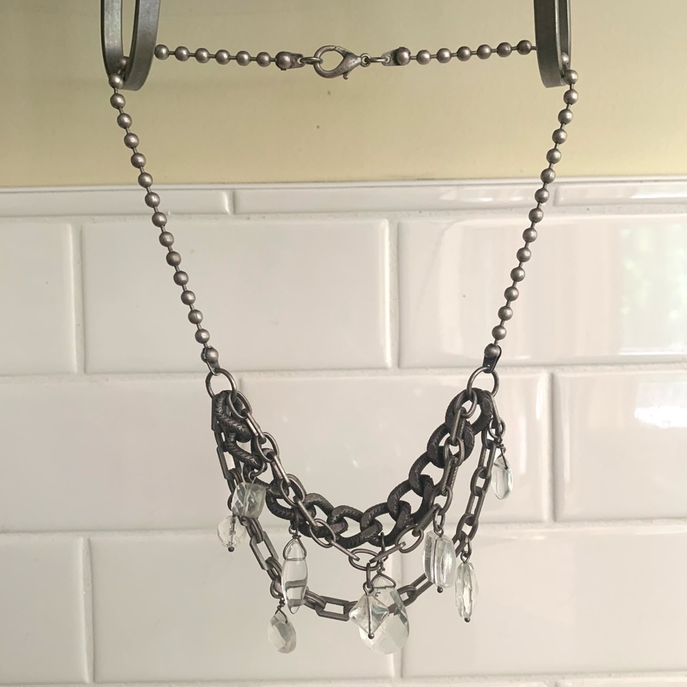🦋Layered chain and crystal drop necklace